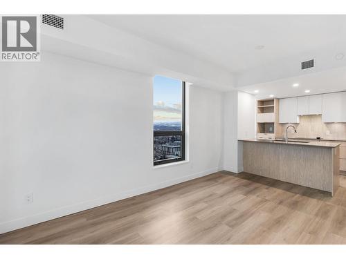 1488 Bertram Street Unit# 2808, Kelowna, BC - Indoor Photo Showing Kitchen