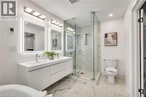 877 Kingsway Drive, Burlington, ON - Indoor Photo Showing Bathroom