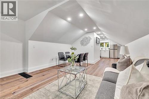 877 Kingsway Drive, Burlington, ON - Indoor Photo Showing Living Room
