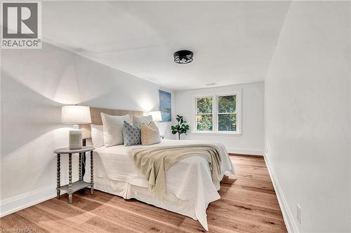 877 Kingsway Drive, Burlington, ON - Indoor Photo Showing Bedroom