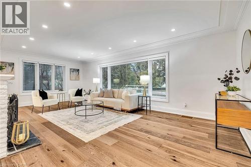 877 Kingsway Drive, Burlington, ON - Indoor Photo Showing Living Room