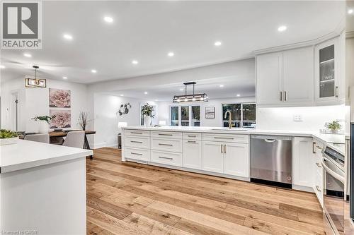 877 Kingsway Drive, Burlington, ON - Indoor Photo Showing Kitchen With Upgraded Kitchen
