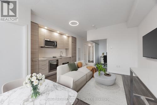 1915 - 75 CANTERBURY PLACE  Toronto, ON M2N 2N1