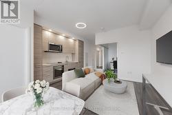 1915 - 75 CANTERBURY PLACE  Toronto, ON M2N 2N1