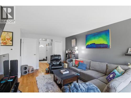 1750 Mckinley Court Unit# 12, Kamloops, BC - Indoor Photo Showing Living Room