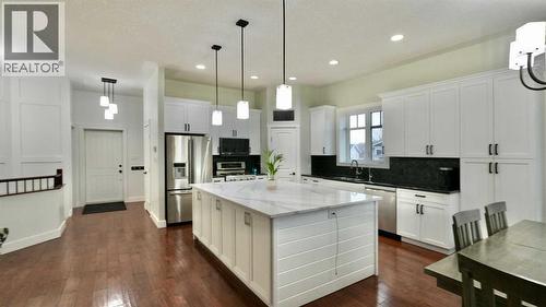 8245 102 Avenue, Peace River, AB - Indoor Photo Showing Kitchen With Upgraded Kitchen