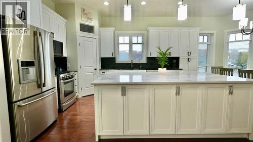 8245 102 Avenue, Peace River, AB - Indoor Photo Showing Kitchen With Upgraded Kitchen