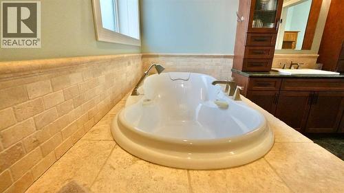 8245 102 Avenue, Peace River, AB - Indoor Photo Showing Bathroom