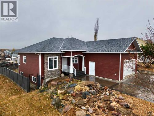 8245 102 Avenue, Peace River, AB - Outdoor