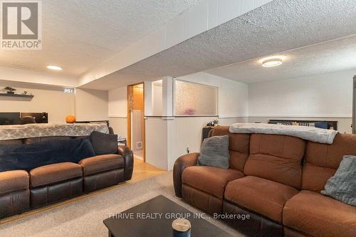 35 Surrey Crescent, London South (South Y), ON - Indoor Photo Showing Living Room