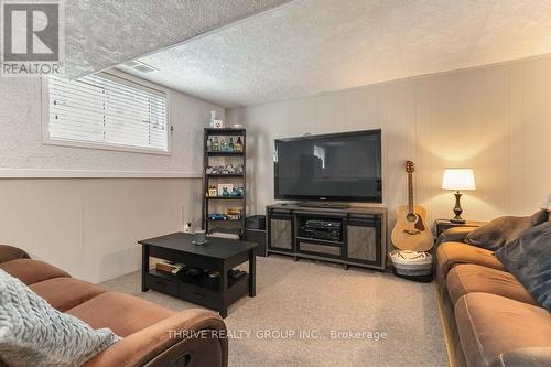 35 Surrey Crescent, London South (South Y), ON - Indoor Photo Showing Living Room