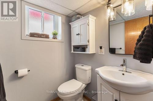 35 Surrey Crescent, London South (South Y), ON - Indoor Photo Showing Bathroom