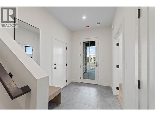 2264 Coldwater Drive, Kamloops, BC - Indoor Photo Showing Other Room