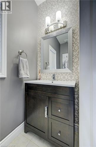 502 Woodbine Avenue, Kitchener, ON - Indoor Photo Showing Bathroom
