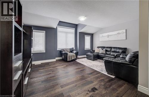 502 Woodbine Avenue, Kitchener, ON - Indoor Photo Showing Living Room