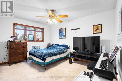 1605 Dixie Street, Ottawa, ON - Indoor Photo Showing Bedroom