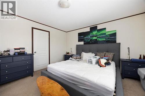 328 Grey Crescent, Fort Mcmurray, AB - Indoor Photo Showing Bedroom
