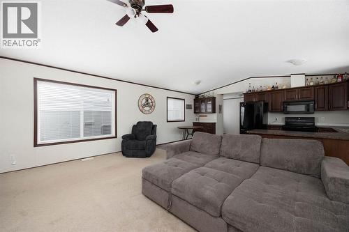 328 Grey Crescent, Fort Mcmurray, AB - Indoor Photo Showing Living Room