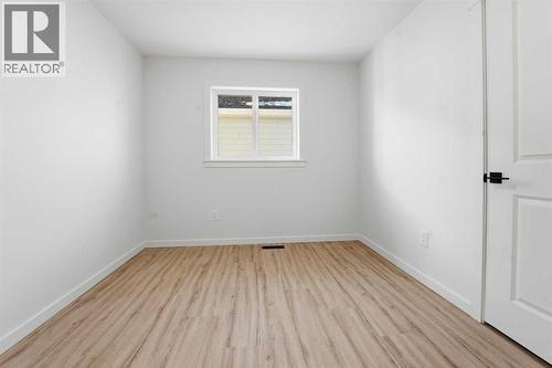 6 Metcalf Way, Lacombe, AB - Indoor Photo Showing Other Room