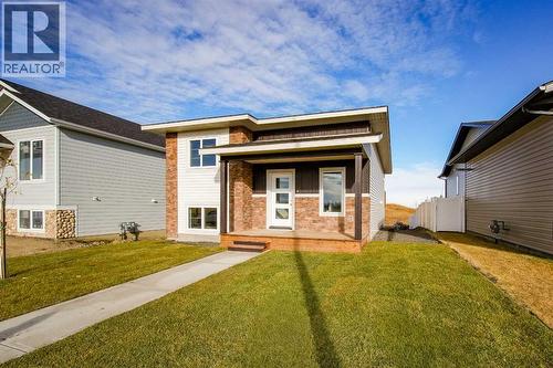 6 Metcalf Way, Lacombe, AB - Outdoor