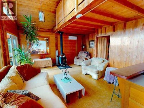 1716/08 Vancouver Blvd, Savary Island, BC - Indoor Photo Showing Living Room