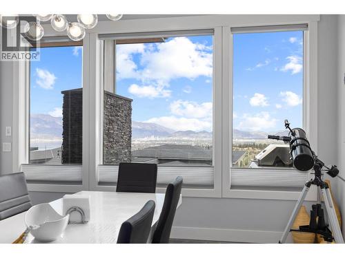 Lakeview - 1088 Clarance Avenue, Kelowna, BC - Indoor