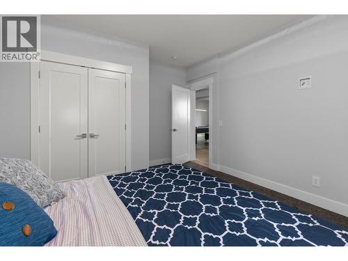 1088 Clarance Avenue, Kelowna, BC - Indoor Photo Showing Bedroom