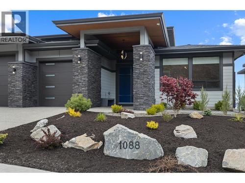 1088 Clarance Avenue, Kelowna, BC - Outdoor