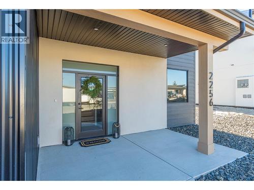 2256 Coldwater Drive, Kamloops, BC - Outdoor With Exterior