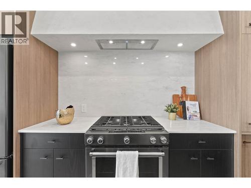 2256 Coldwater Drive, Kamloops, BC - Indoor Photo Showing Kitchen