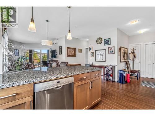 3205 Skyview Lane Unit# 409, West Kelowna, BC - Indoor Photo Showing Kitchen With Upgraded Kitchen