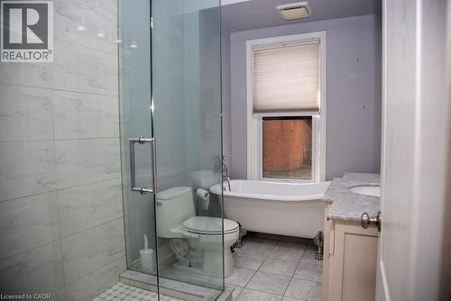116 Bay Street N, Hamilton, ON - Indoor Photo Showing Bathroom