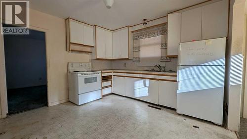 5209 48 Street, Strome, AB - Indoor Photo Showing Kitchen