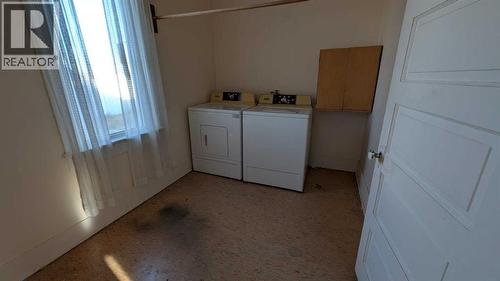5209 48 Street, Strome, AB - Indoor Photo Showing Laundry Room