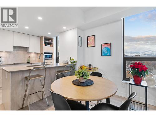 1488 Bertram Street Unit# 1005, Kelowna, BC - Indoor Photo Showing Dining Room