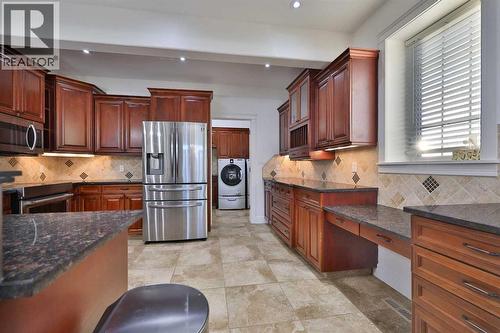 213 E 350 S, Raymond, AB - Indoor Photo Showing Kitchen