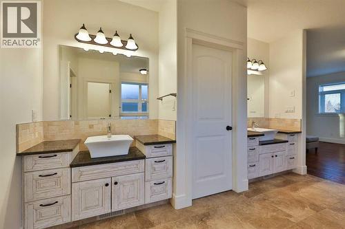 213 E 350 S, Raymond, AB - Indoor Photo Showing Bathroom