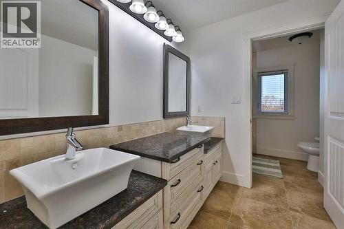 213 E 350 S, Raymond, AB - Indoor Photo Showing Bathroom