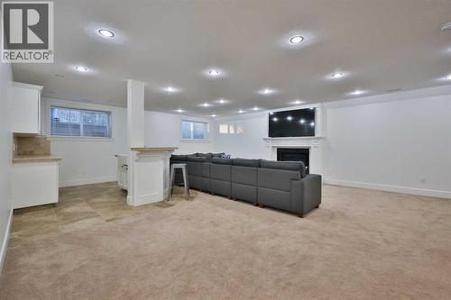 213 E 350 S, Raymond, AB - Indoor