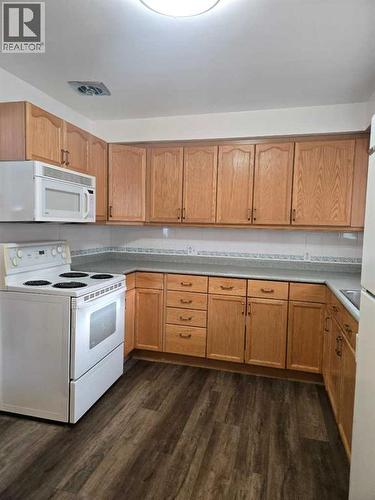 Kitchen - 101 Simpson Street, Hinton, AB - Indoor Photo Showing Kitchen
