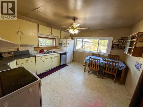 7031 Inman Road, Lone Butte, BC - Indoor Photo Showing Kitchen With Double Sink