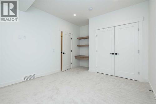 1807 Broadview Road Nw, Calgary, AB - Indoor Photo Showing Other Room