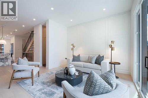 1807 Broadview Road Nw, Calgary, AB - Indoor Photo Showing Living Room