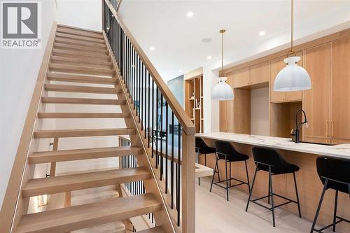 1807 Broadview Road Nw, Calgary, AB - Indoor Photo Showing Other Room