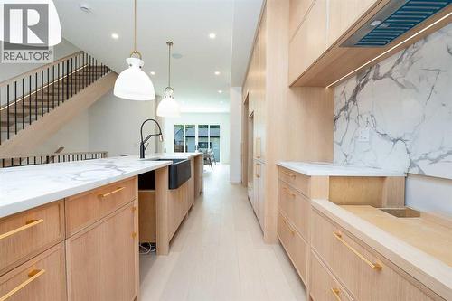 1807 Broadview Road Nw, Calgary, AB - Indoor Photo Showing Kitchen
