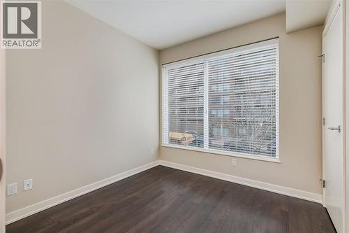 638 14 Avenue Sw, Calgary, AB - Indoor Photo Showing Other Room