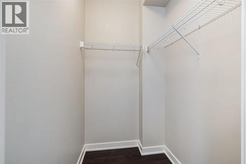 638 14 Avenue Sw, Calgary, AB - Indoor With Storage