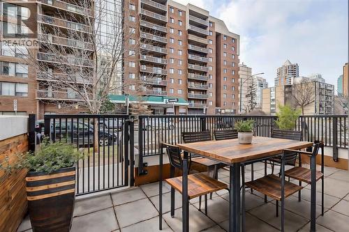 638 14 Avenue Sw, Calgary, AB - Outdoor With Balcony