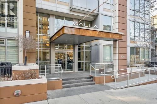 638 14 Avenue Sw, Calgary, AB - Outdoor With Balcony