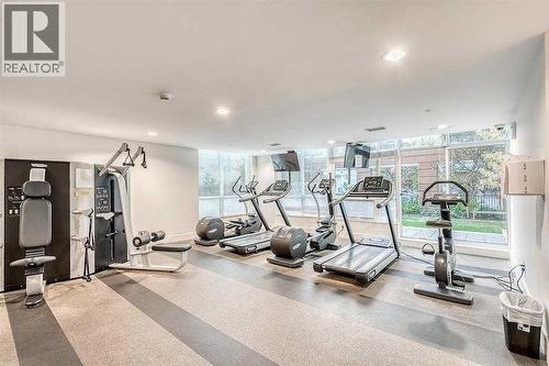 638 14 Avenue Sw, Calgary, AB - Indoor Photo Showing Gym Room